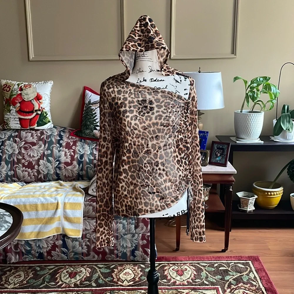 BBB Body Moves Sheer Mesh Activewear Hoodie in Leopard - Picture 2 of 6